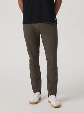 Vuori Men's Slim Jeans in Olive